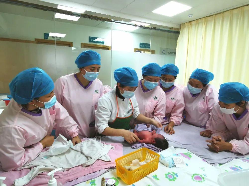 马关县妇婴监护型护送